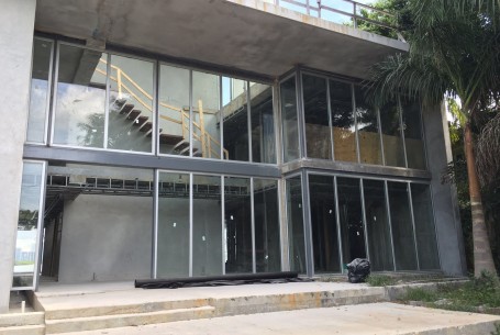1233 N Venetian